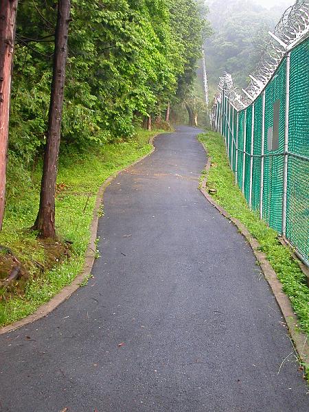 DSCN7702.jpg - The hill I ran up (on Chinhae base)